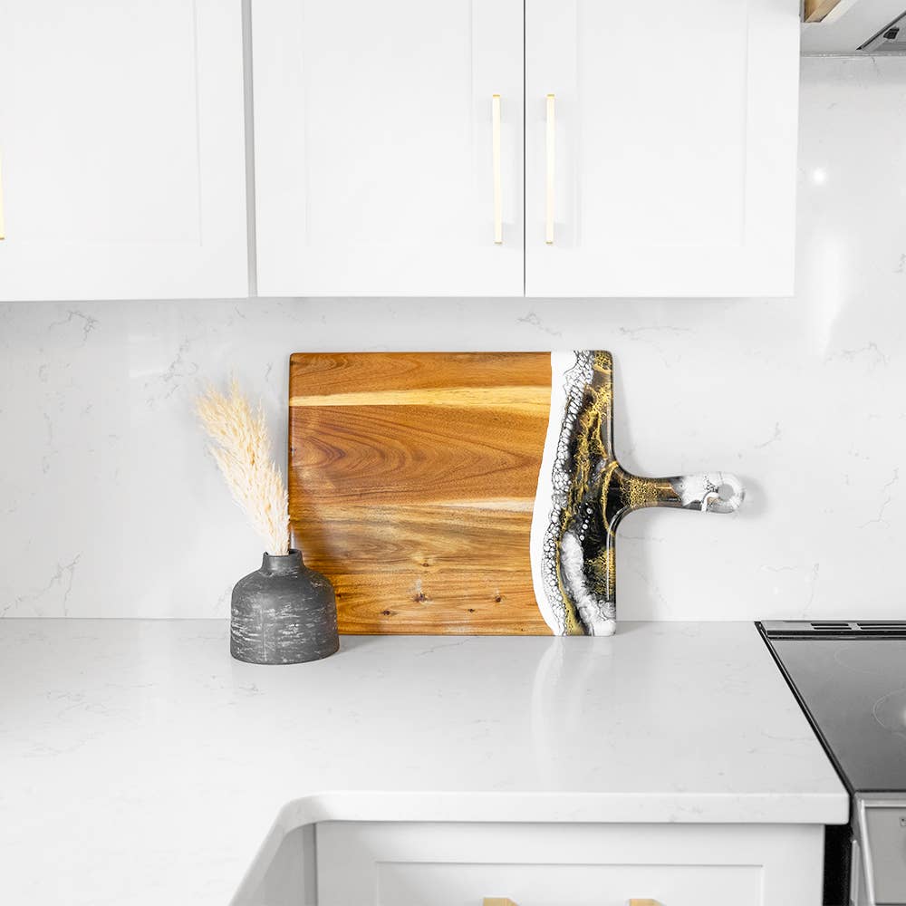 Lynn & Liana Designs – wholesale Ostbräda – Extra stor ost- och charkbricka i akaciaträ och resin 38 x 61 cm utan tull5
