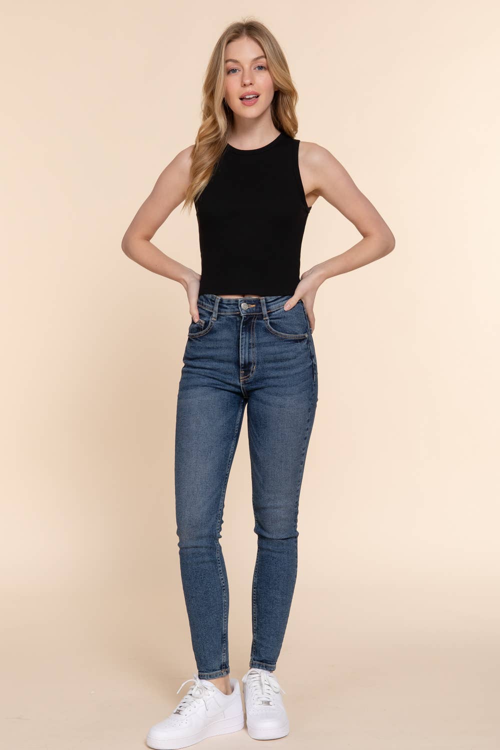 Active Basic | Active USA - Venta al por mayor Camiseta sin mangas - Mujer - Top sin mangas de punto acanalado de algodón y spandex con cuello redondo14