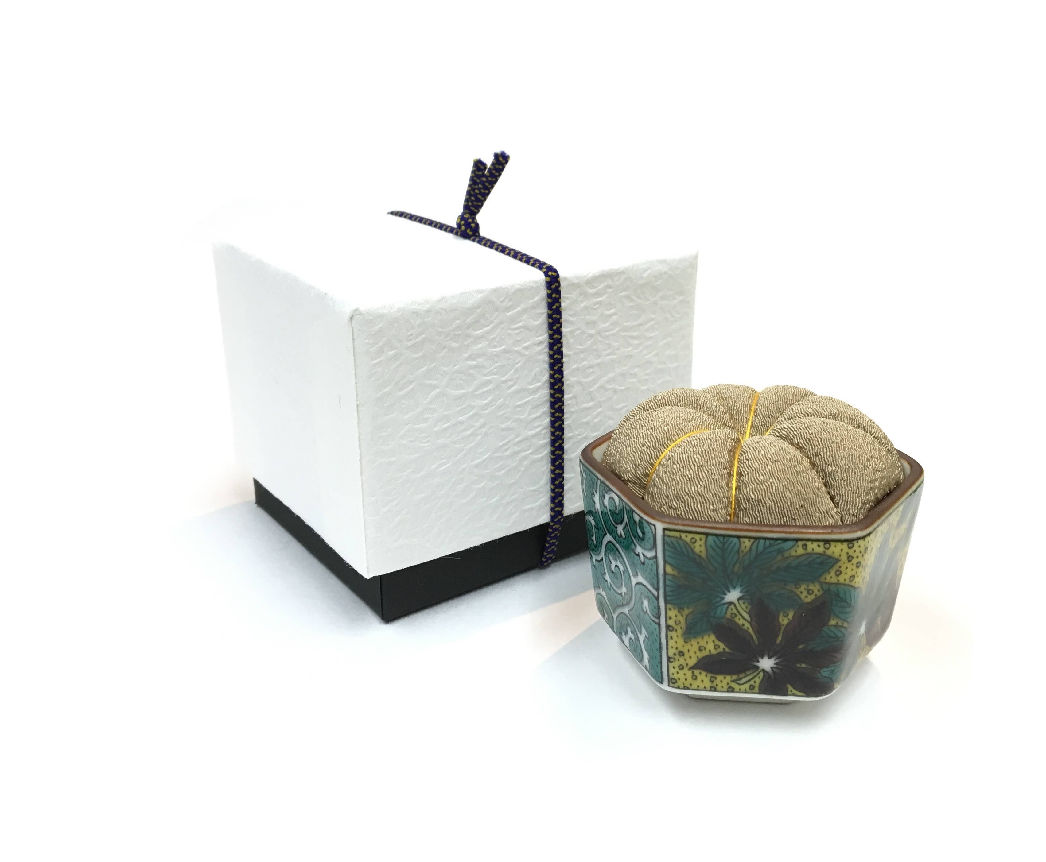 hiro - Wholesale Embroidery/Cross Stitch Supplies - Kutani  Pincushion  Yoshidaya10