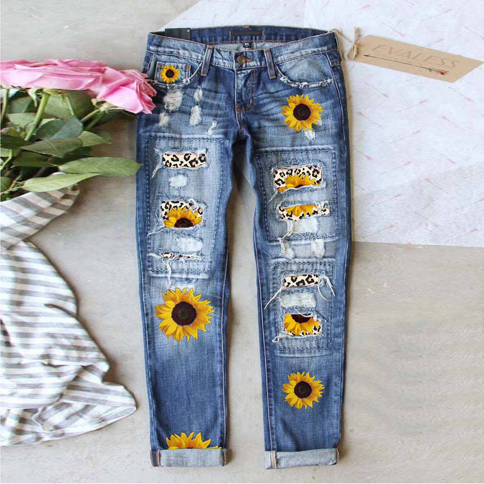 Tourtiwi – wholesale Jeans - Dam – Damjeans med blommigt tryck och slitningar11