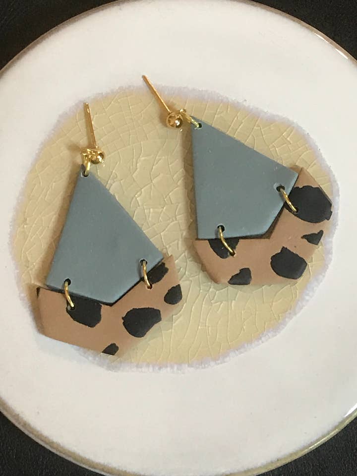 Diamond Leopard for wholesale by Looped