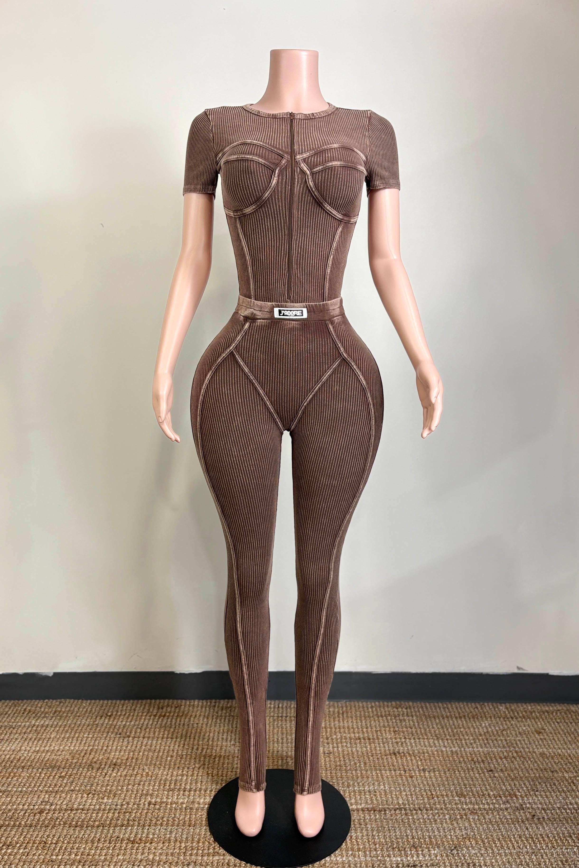 Dalia Studio – Engroshandel Jumpsuit - Dame – MINERALVASKET FORLYNLÅS KONTOUR JUMPSUIT12