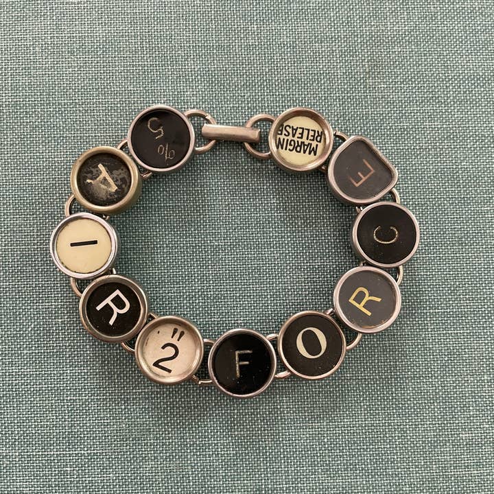Pulsera llave máquina de escribir de la fuerza aérea para venta al por mayor de Joy Sparks Designs