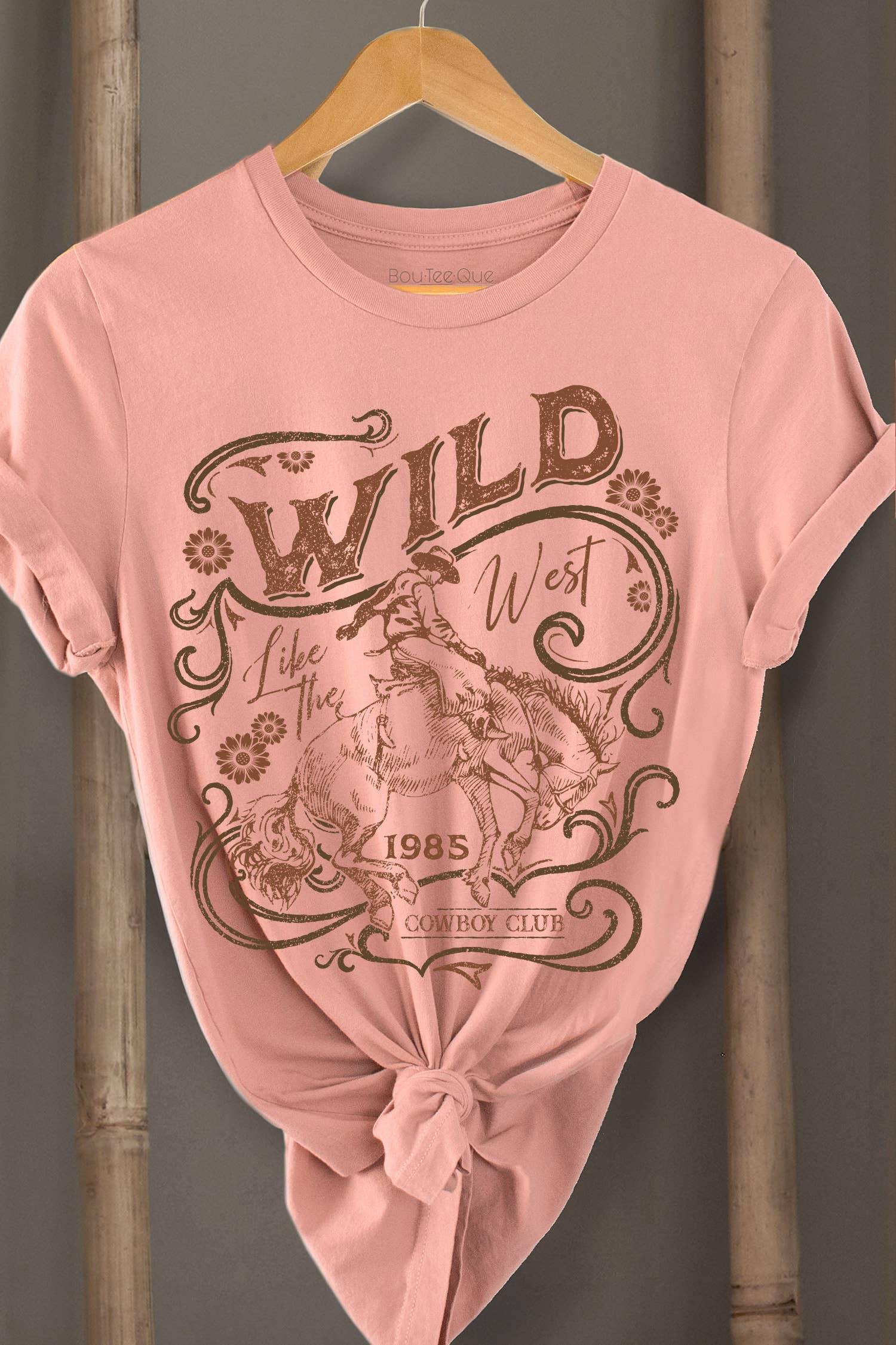 BouTeeQue Closet - Vente T-shirt sérigraphié – femme - 1162T - Coupe décontractée en jersey de coton - WILD WEST3