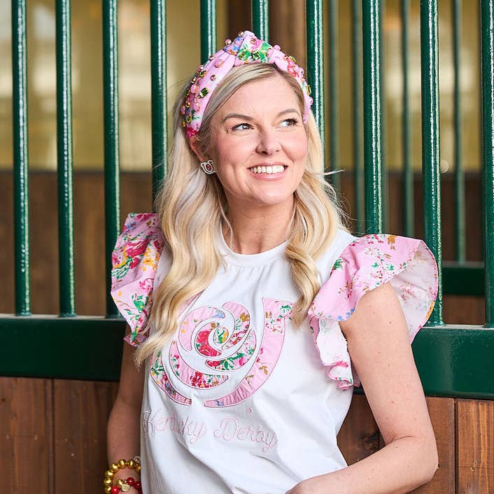 Camiseta con volantes rosa Ashfield de Kentucky Derby® x LAURA ASHLEY para venta al por mayor de Brianna Cannon