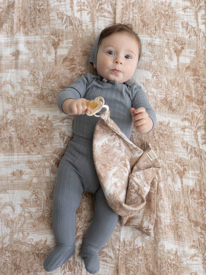 Little Threads - Wholesale Bedding Blanket - Kids & Baby - Neutral Jungle Toile Muslin Blanket4