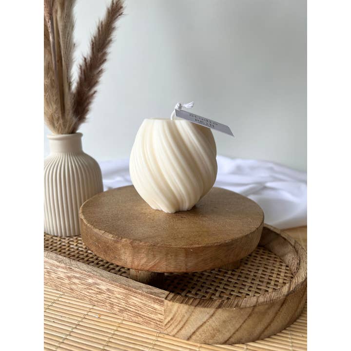 Studio Rein - Vente Bougies originales - Bougie décorative Nuance en forme de pilier, cire de soja3