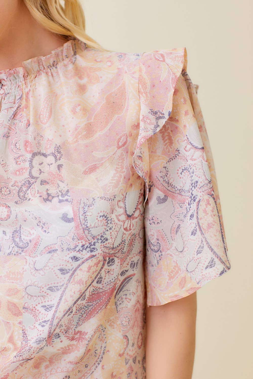 CRM PAISLEY 60089 Bluse mit gesmoktem Ausschnitt für den Großhandel auf Faire5