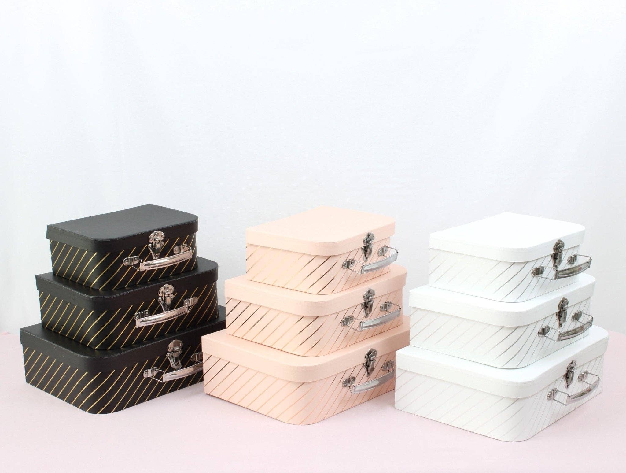 Elegant Design Supply - Vente Coffrets cadeaux - Boîte cadeau luxe en forme de valise avec rayures dorées1