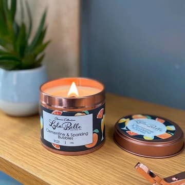 Vela de lata de burbujas espumosas y clementina para venta al por mayor de Lyla Belle Candle Co.