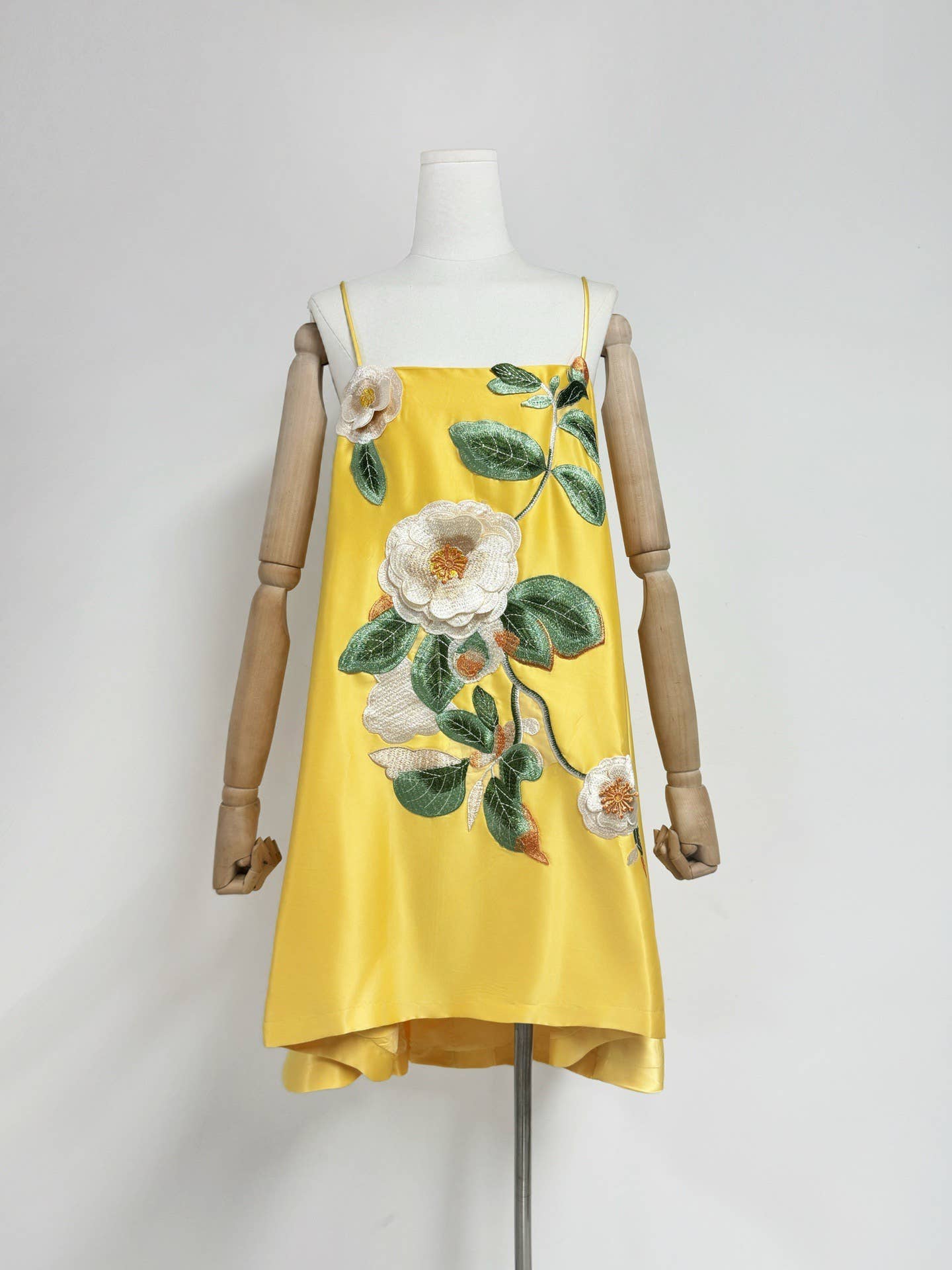 Productseeker - Wholesale Dress - Women's - DR685Y 3D Embroidered Backless Suspender Dress in Soft Pink3