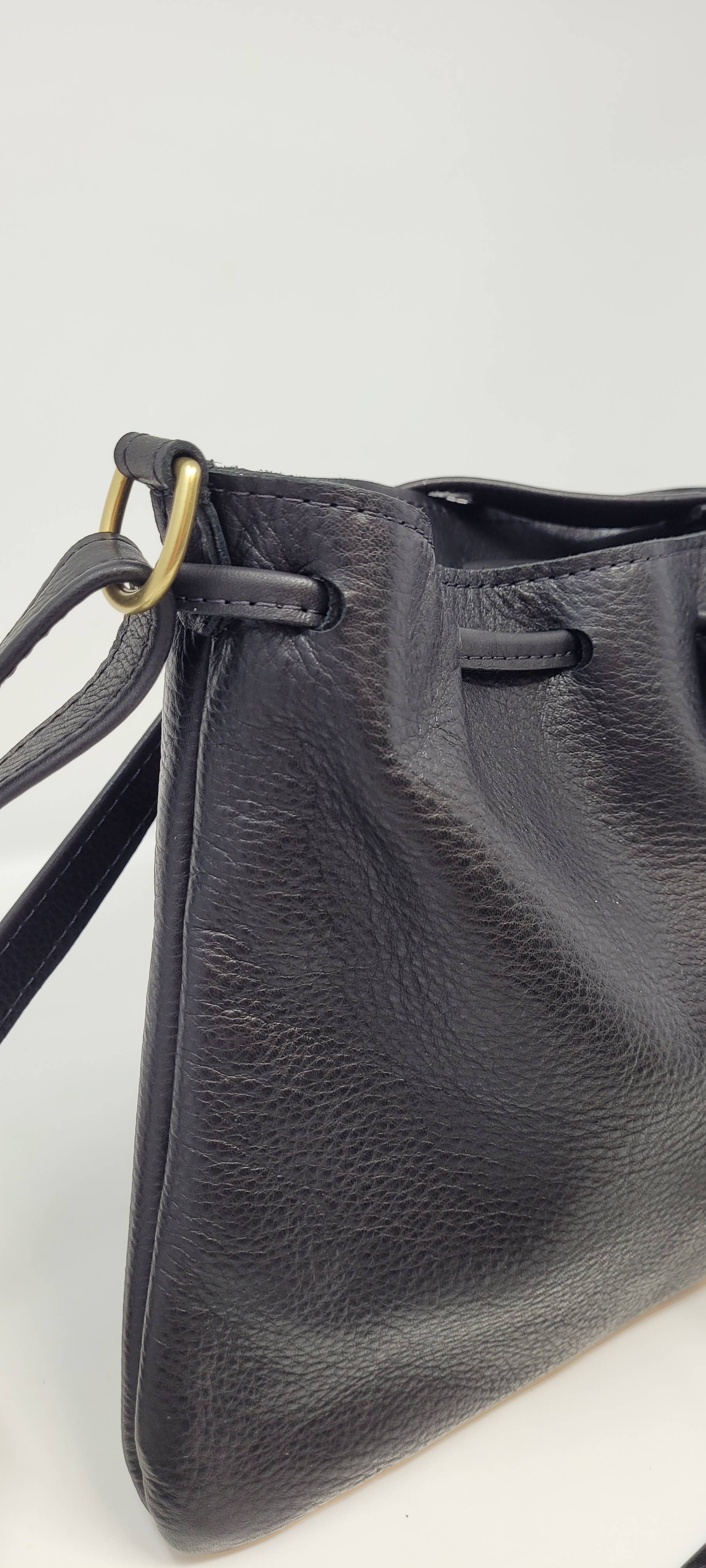 Vicki Jean Leather Design Co. - Wholesale Crossbody Bag - Women's - Sugar Drawstring Leather Crossbody Bag1