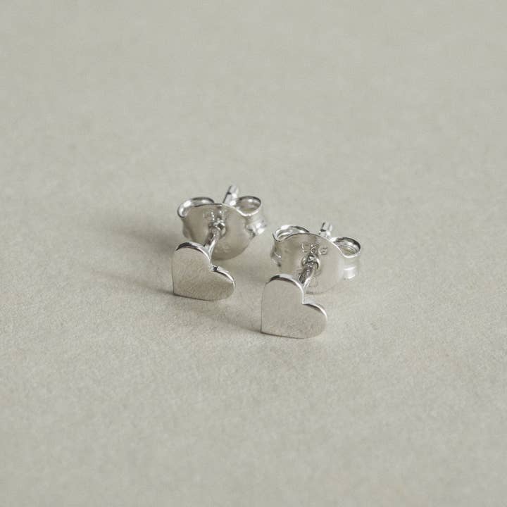 COCii JEWELRY - Venta al por mayor Pendientes de botón/aretes de poste - Pendiente de oreja de corazón pequeño