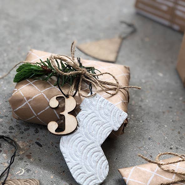 Lübech Living - Wholesale Ornament Set - Zero Waste box with 12 pieces of Christmas ornaments, Black3