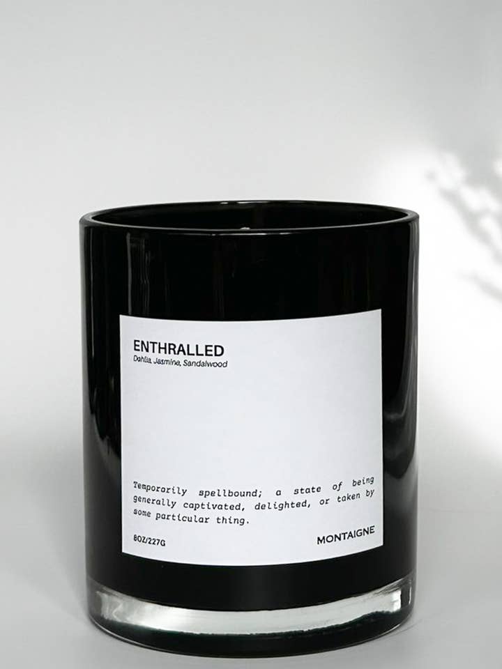 BOUGIE ENVOÛTÉE pour la vente par MONTAIGNE