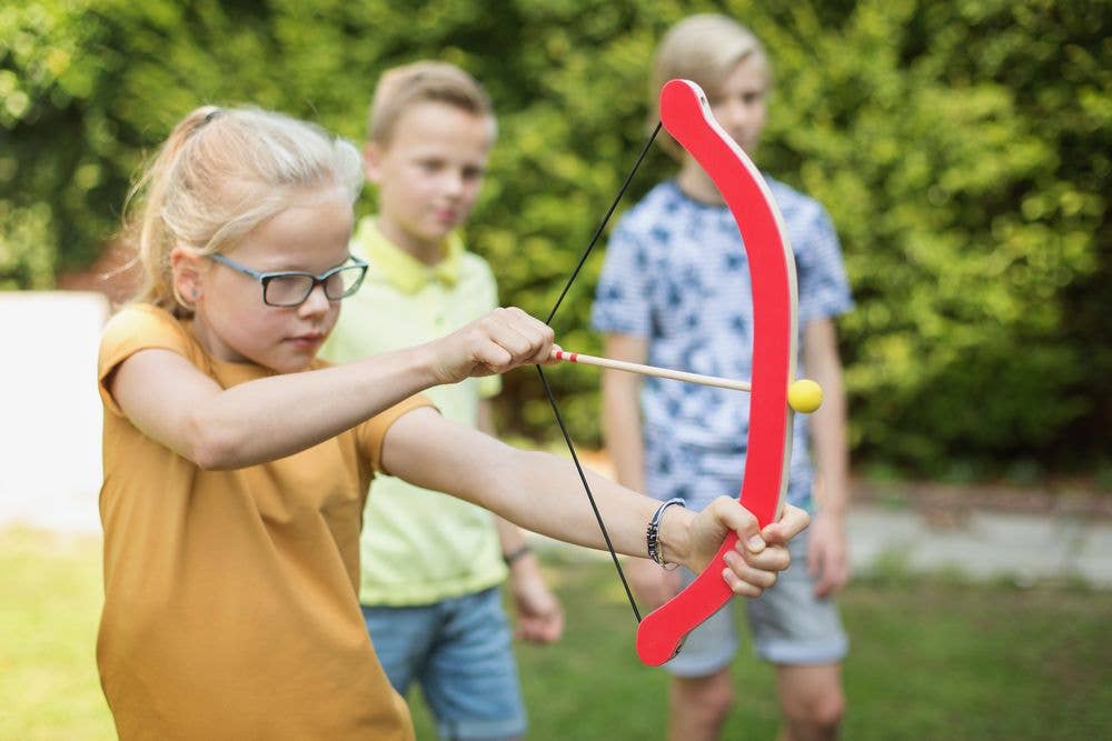 BS Toys - Vente Jouet en bois – enfant - Jeu de coordination arc et flèche en bois3