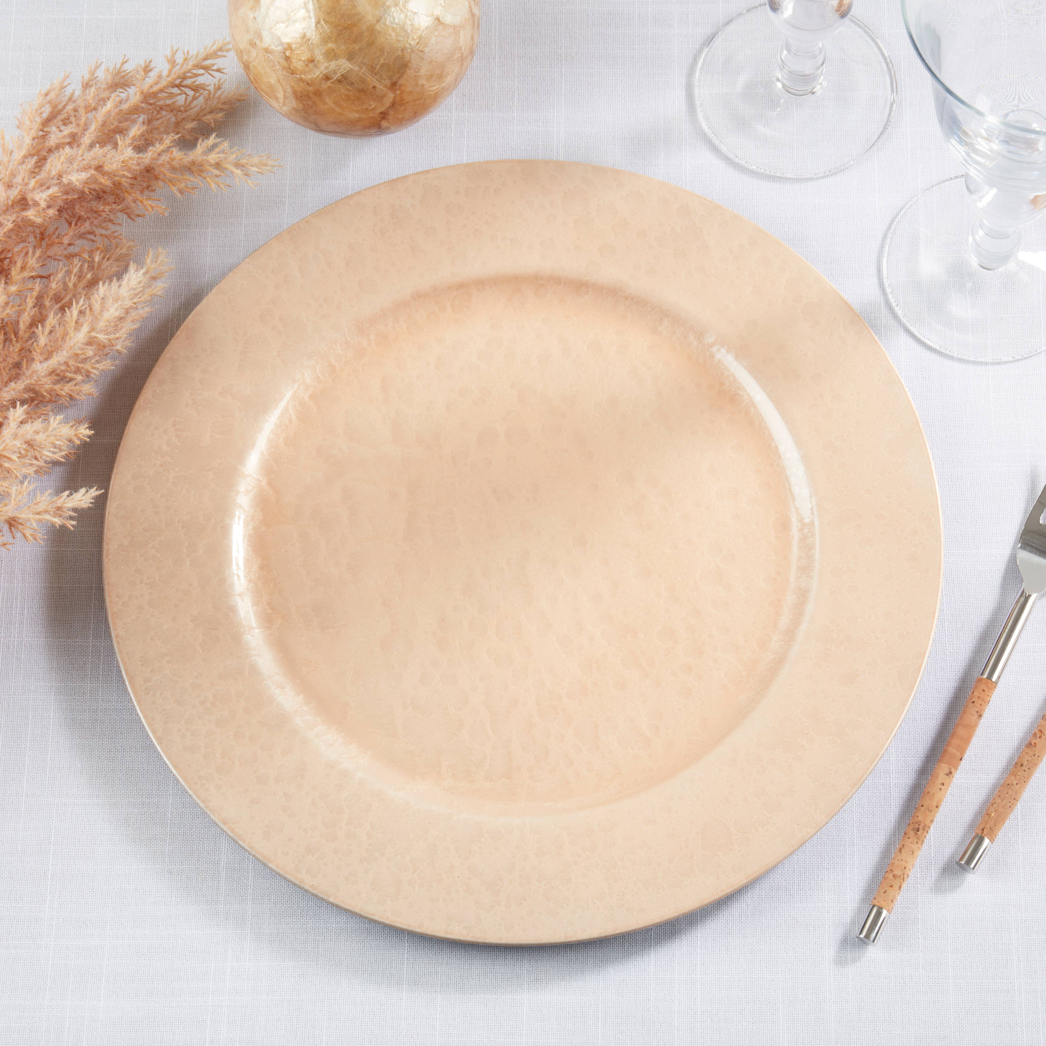 Saro Lifestyle - Wholesale Charger Plate - Soft Glow Faux Mother of Pearl Charger Plate4