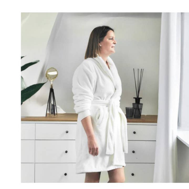 VewoTex - Wholesale Robe - Women's - Premium Women's Bathrobe Eden » Women's Bathrobe » Dense Coral Fleece 350 g/m² » Sauna Robe with Pockets and Cuffs » Women's Dressing Gown 96 cm Long » Cream White0