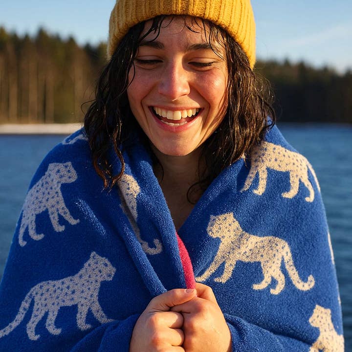 Anorak – Großhandel Badehandtuch – Snow Leopards Bio-Baumwollhandtücher1