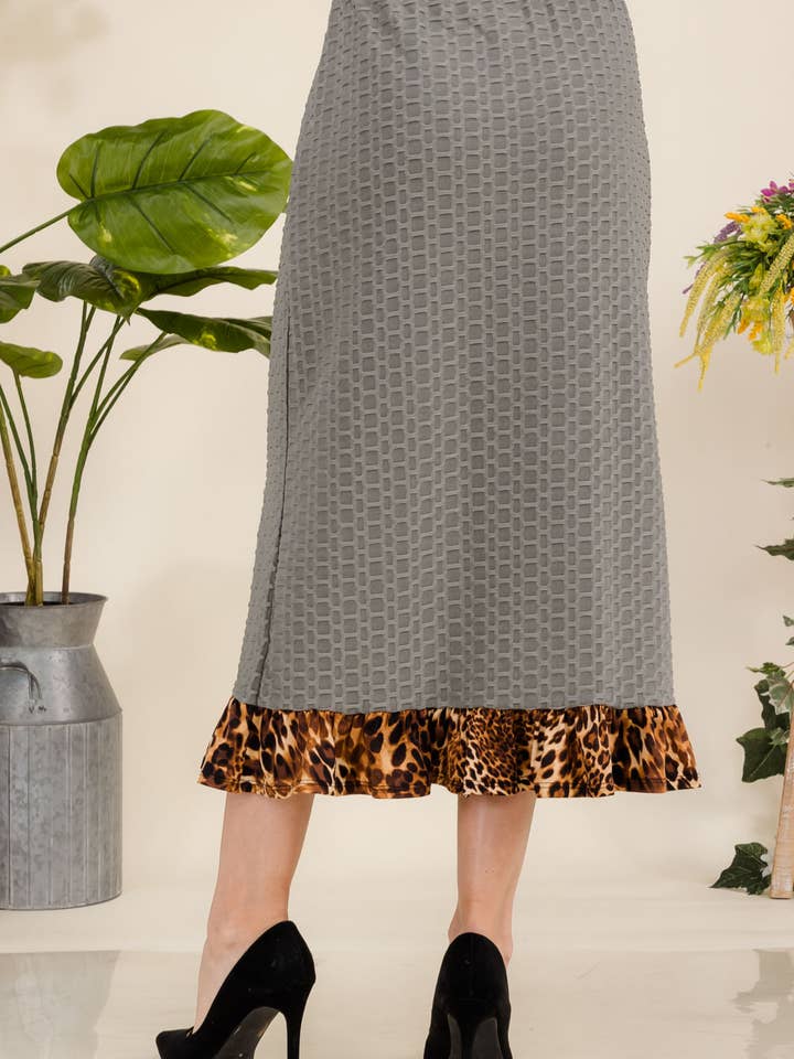 Celeste Clothing - Wholesale Skirt - Women's - PLUS MODEST HONEYCOMB SKIRT w ANIMAL HEMLINE -CS43917-PL24