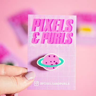 Pink Planet magnetisk nåleminder for engroshandel hos Pixels & Purls