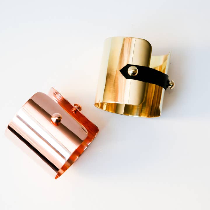 Bisjoux - Wholesale Cuff Bracelet - Brass Bond Cuff bracelet leather tie