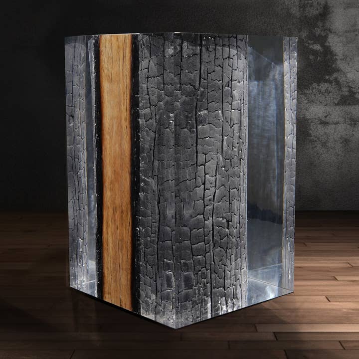 Table tabouret en souche de bois brûlé - Coupé pour la vente par Lumière Creation