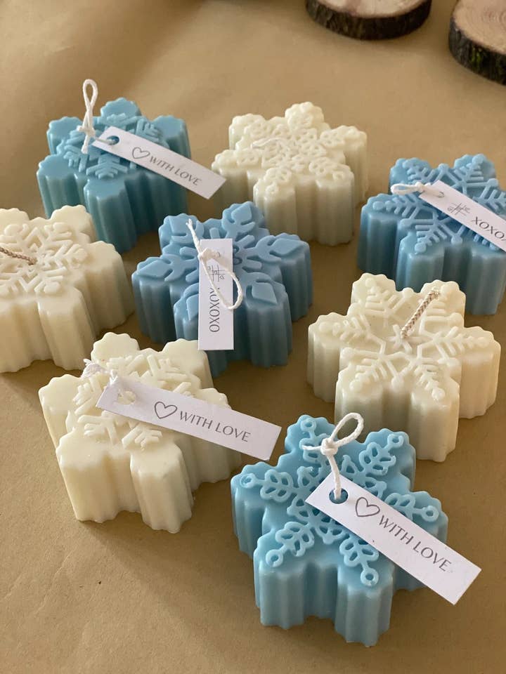 Soy Wax Christmas Snowflake Candle - Unscented (2.5cmx6cm) for wholesale by Maison Bohiti