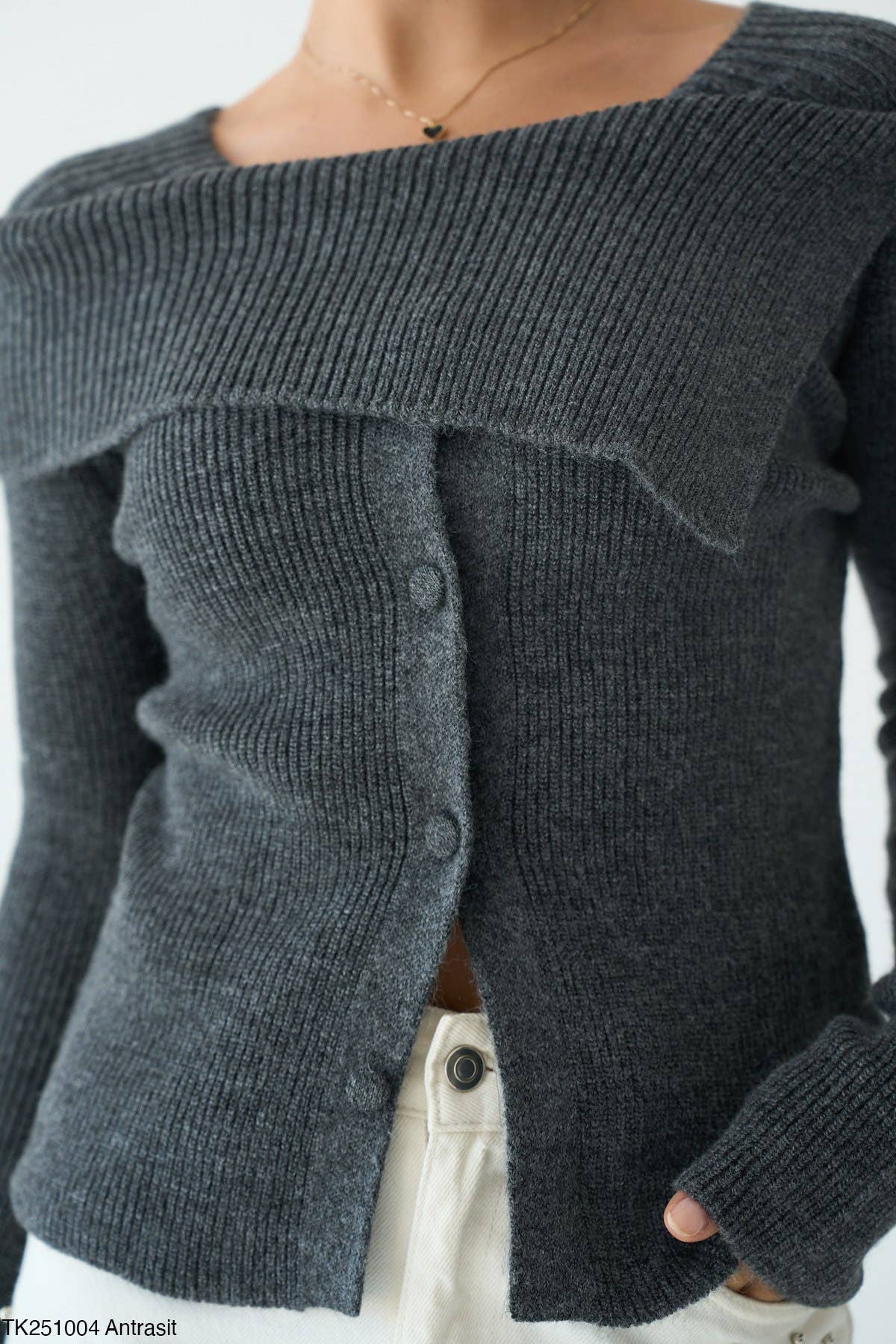 Design company-Fatma Balkir - Wholesale Knit Sweater - Women's - Asymmetric Neckline Women’s Knit Sweater10