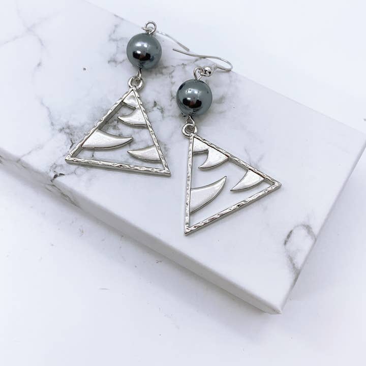 Anela's Jewelry - Wholesale Dangle Earrings - Ahu Ula (Hawaiian Feather Cloak Design) : Hamilton Silver Earring with Shell Pearls