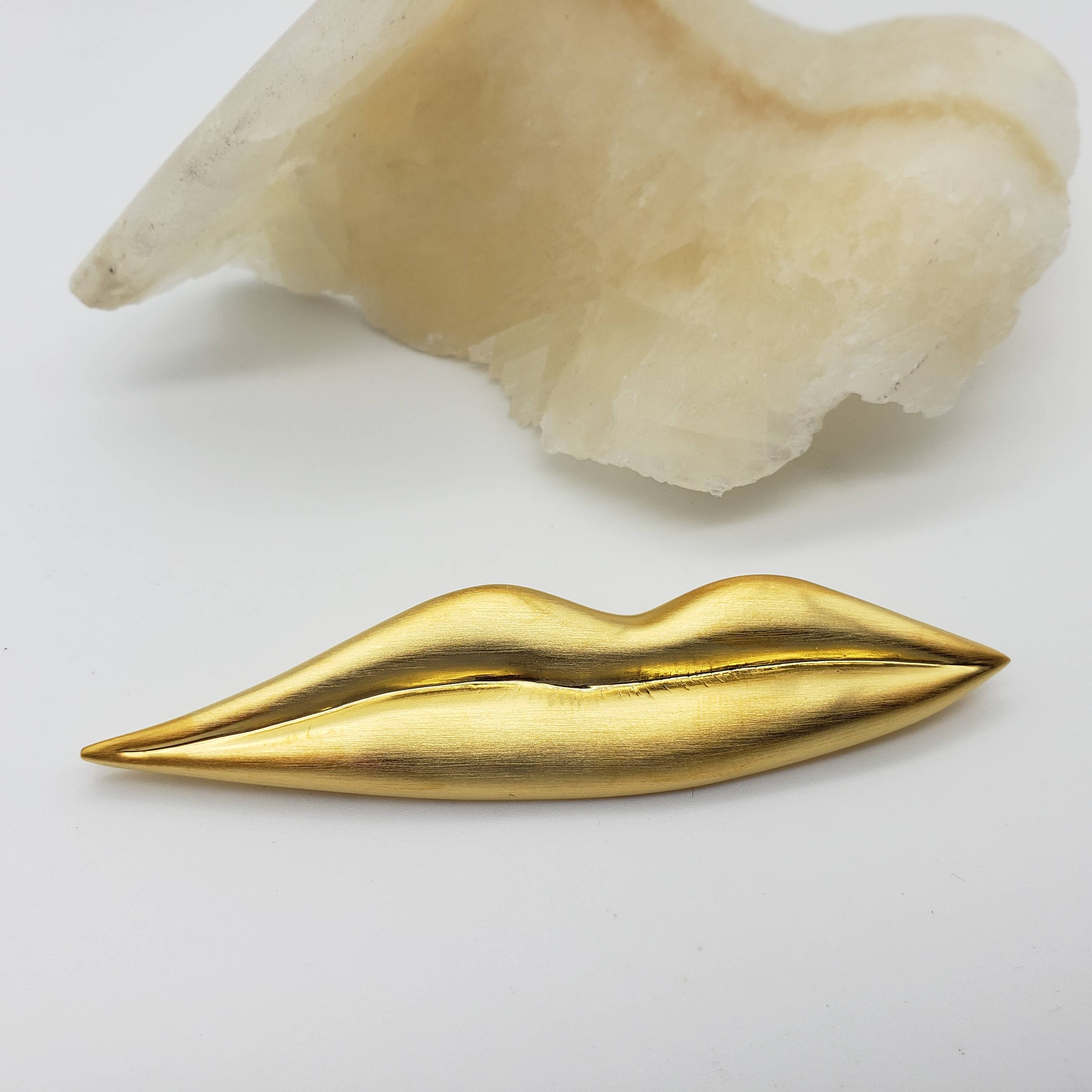 Discoveries, Inc. – Engroshandel Broche – Guldlæber Broche - Inspireret af Man Ray3