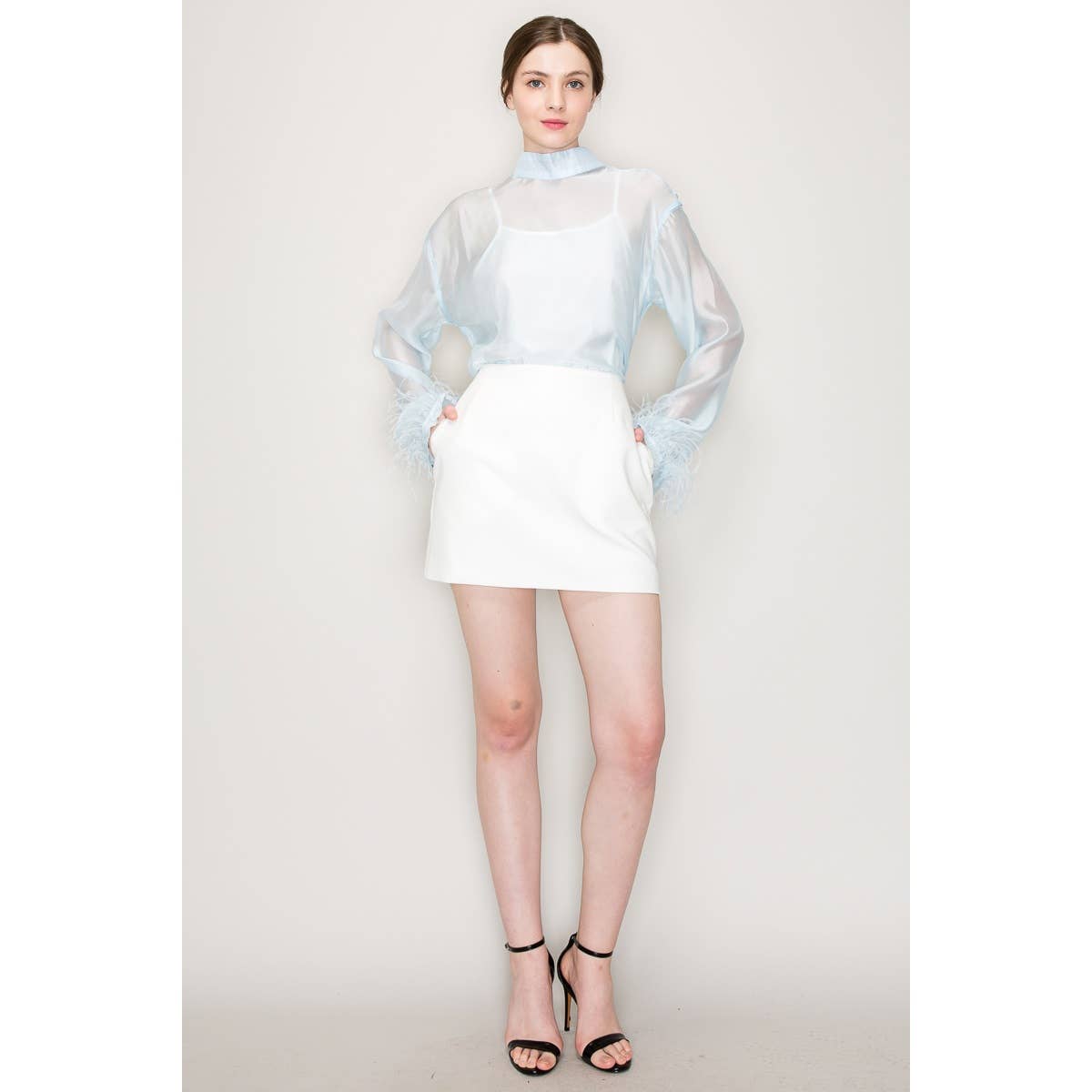INA - Vente Chemisier – femme - Blouse transparente à manches longues avec col montant et bordure en plumes4