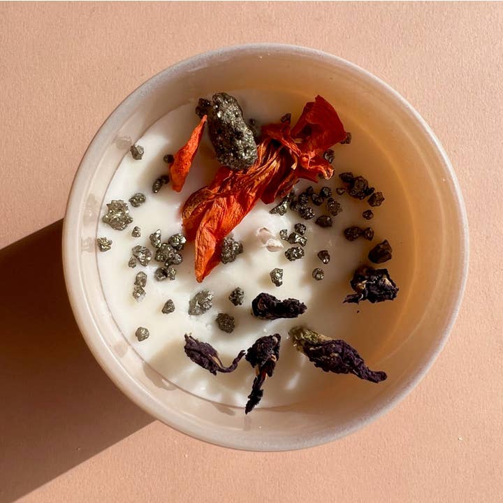 Vela de cera de soja SUCCESS Intentention | Pedras de pirita | Aroma: Red Groselt Bliss por atacado de The Moon+Heart