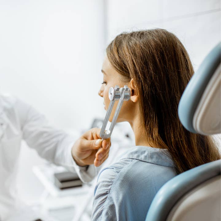 OM stemvorken - Set van 6 (Oneven-Gewogen, Even-Ongewogen) voor wholesale door Vairagya Yogashala