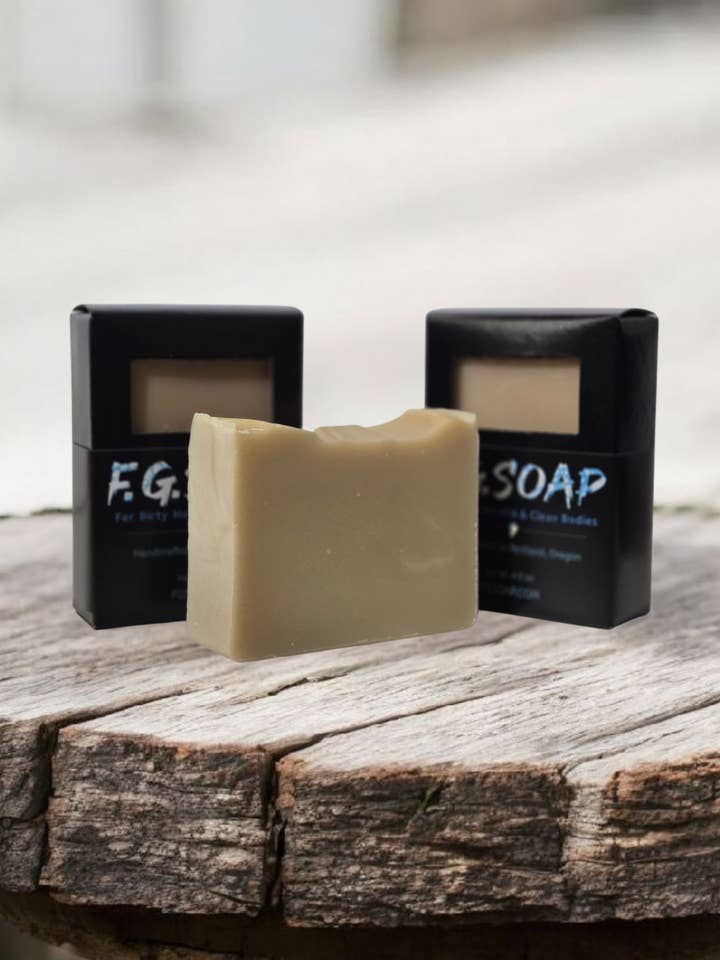 Sabonete em Barra de Cereja e Amêndoa - 155 g por atacado de F.G. Soap