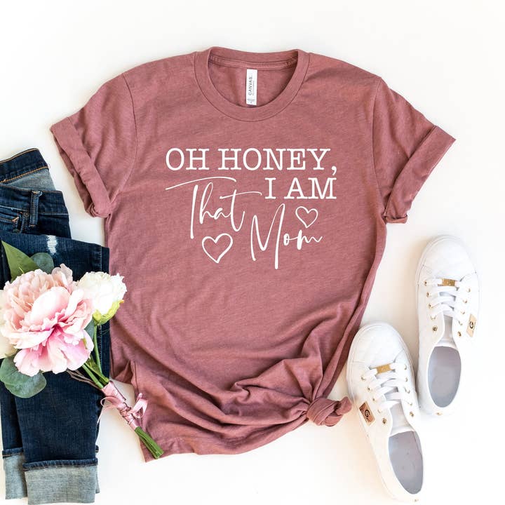 Oh Tesoro Sono Quella Mamma Maglietta, Magliette Vita da Mamma Cool, Maglietta Mamma alla Moda, Maglietta Divertente da Mamma, Regalo per la Festa della Mamma, Maglietta Mamma Sassy, Maglietta Carina Quella Mamma per la vendita all'ingrosso da parte di DONNA SHIRTS