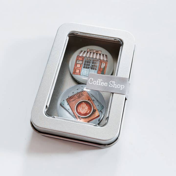 So Thoughtful Gifts - Wholesale Magneet - Coffee Shop blikset met glazen magneet1