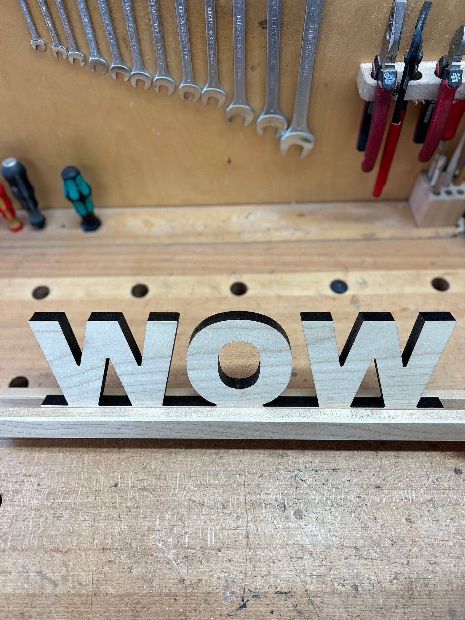 e+m Holzprodukte - Wholesale Desk Riser - Display2