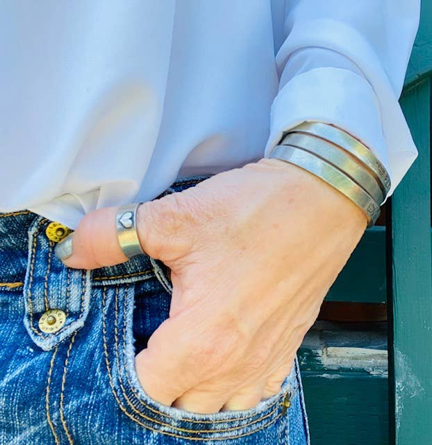 Whitney Howard Designs – wholesale Manschettarmband – Affirmationssmycken – Stapelbara manschettarmband för självkärlek82