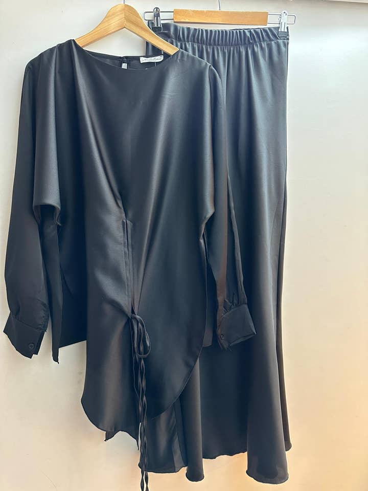 LORIANE - Wholesale Top & Skirt Set - Women's - 10522 one size long top + skirt set