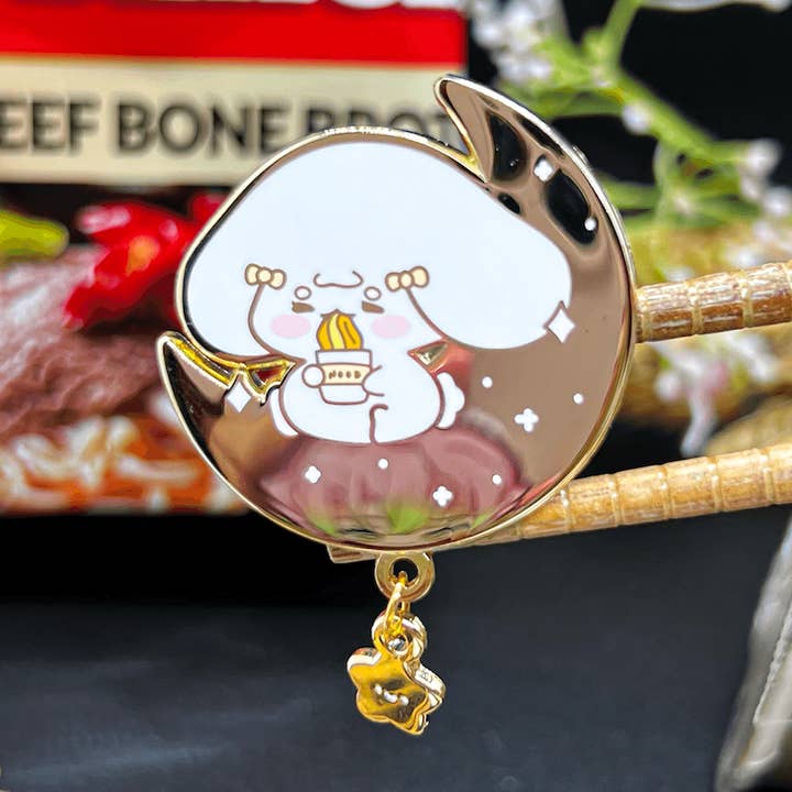 Pinos de esmalte duro relacionáveis Moon Ramen Milkie Bunny por atacado de sleepydoods