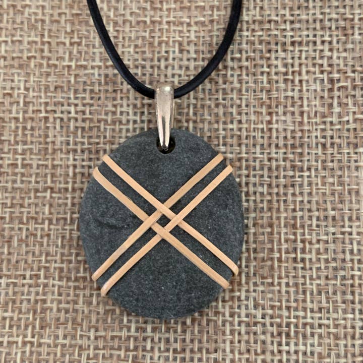 Colar Rockz Envolvido Cruzado por atacado de Betsy Bauer Studio