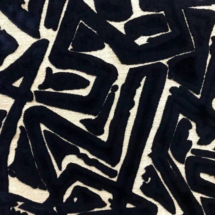 HF Atelier - Wholesale Chair - B&W Graffiti Swivel Chair for Bar, Restaurant or Residential0