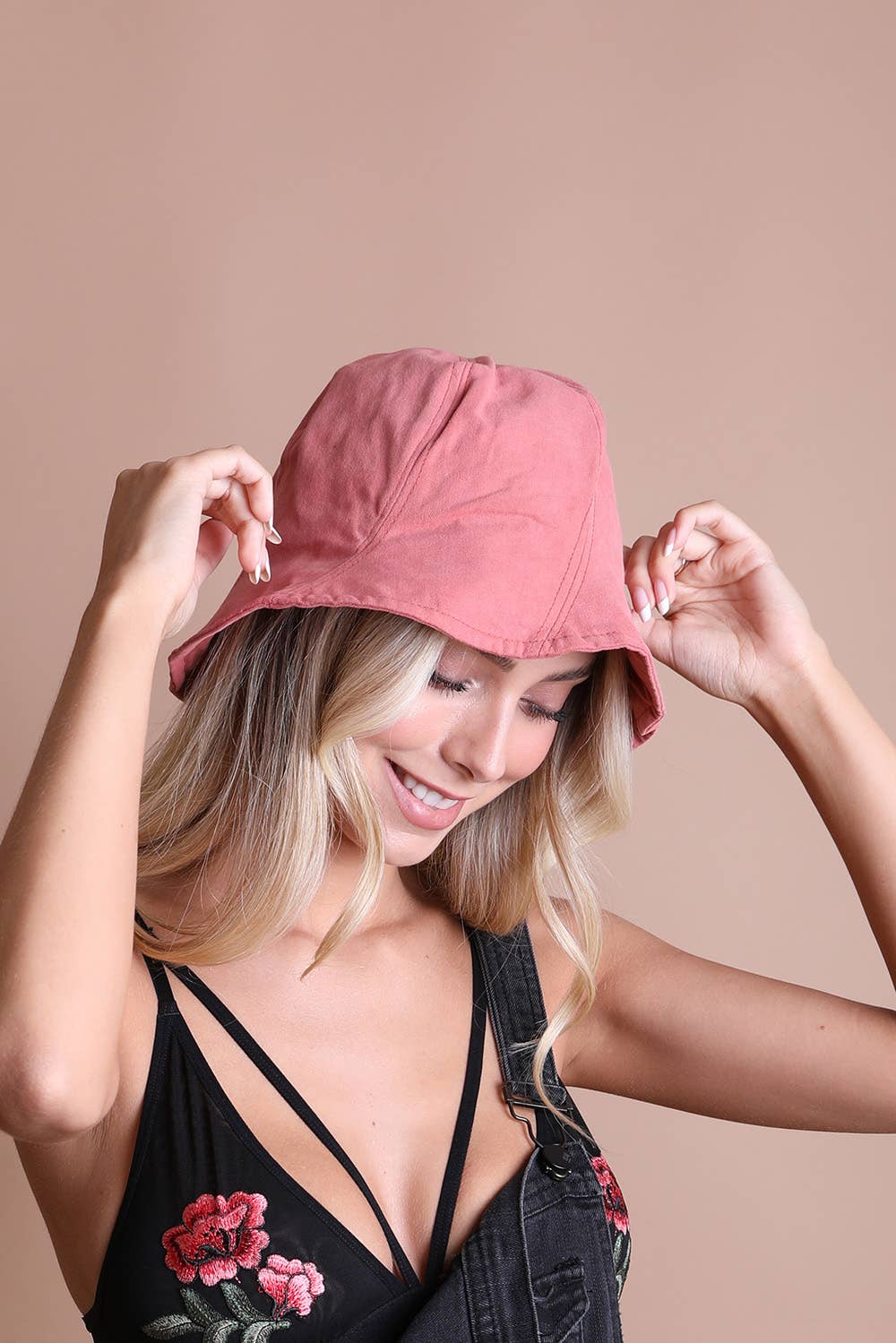 Leto Accessories - Wholesale Bucket Hat - Women's - Cotton Bucket Hat with Vintage Vibe🌼– Soft, Stylish, Chic5