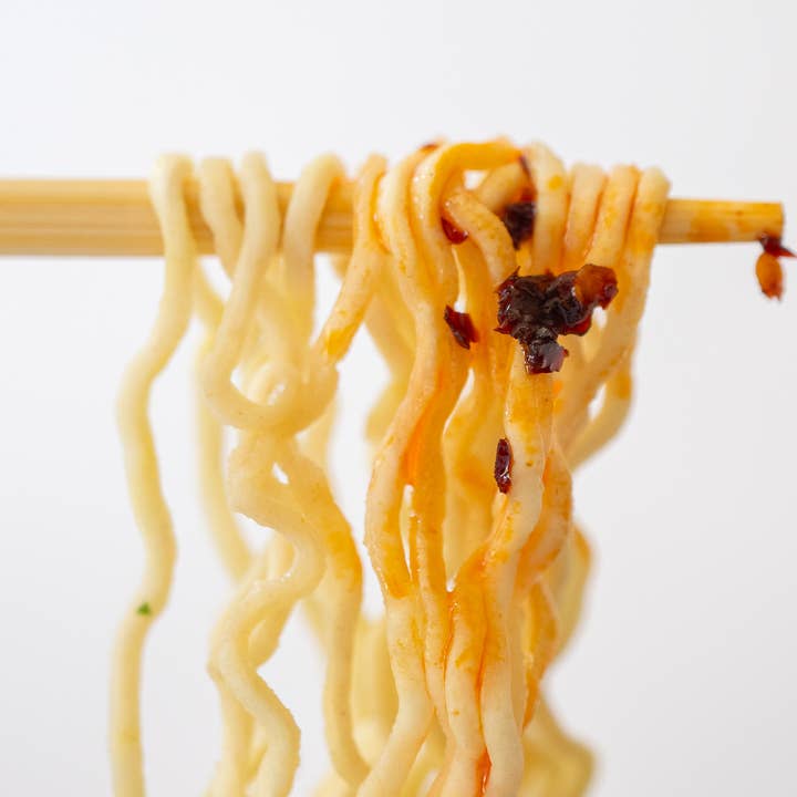 Me's Way LLC - Wholesale Sauce - MẸ’S WAY CHILI SAUCE – REGULAR-16oz11