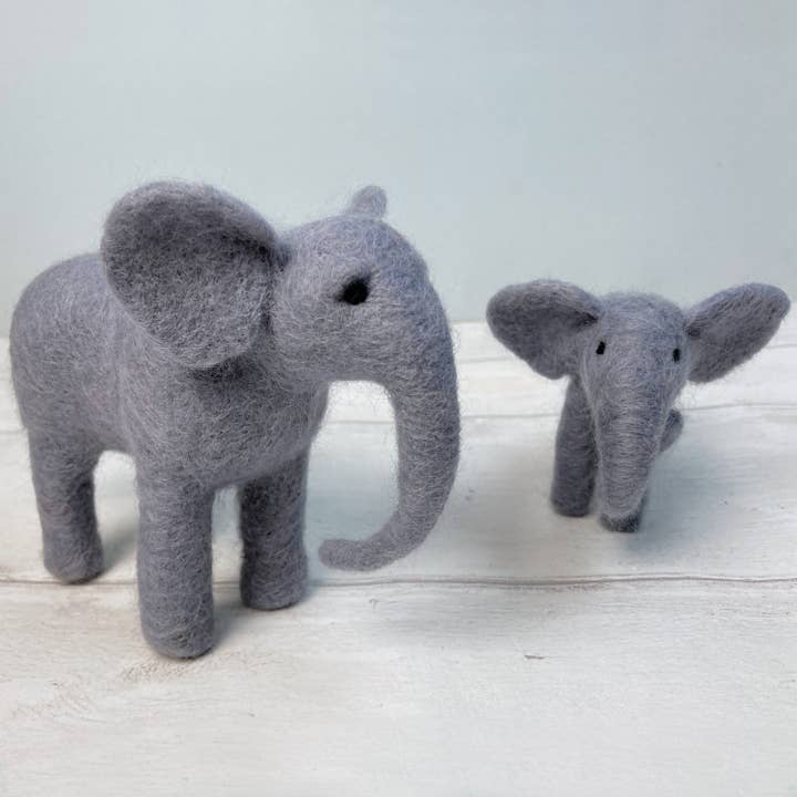 Bergin & Bath - Venta al por mayor Kit de manualidades - Kit elefante de fieltro con aguja. Un precioso juego de manualidades para adultos.