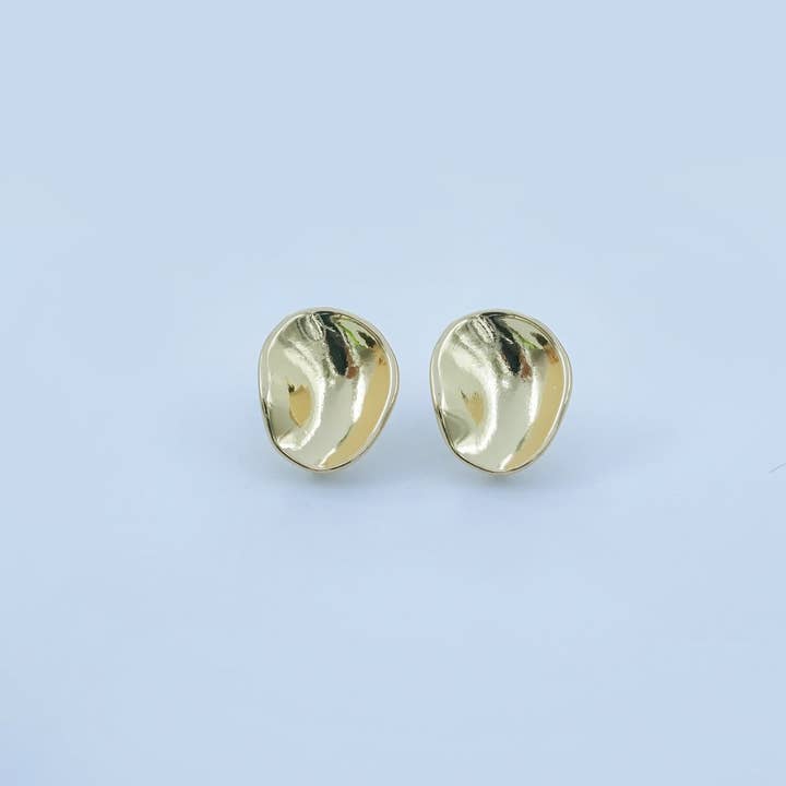 Peças de Brincos de Pendente Oval Martelado Revestido a Ouro 24K | Z1128 por atacado de Aim Eternal