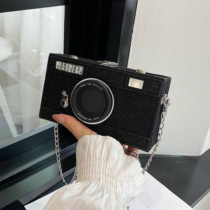 Sac à caméra mini créatif et tendance avec bandoulière à chaîne pour la vente par SALINA TRADING INC