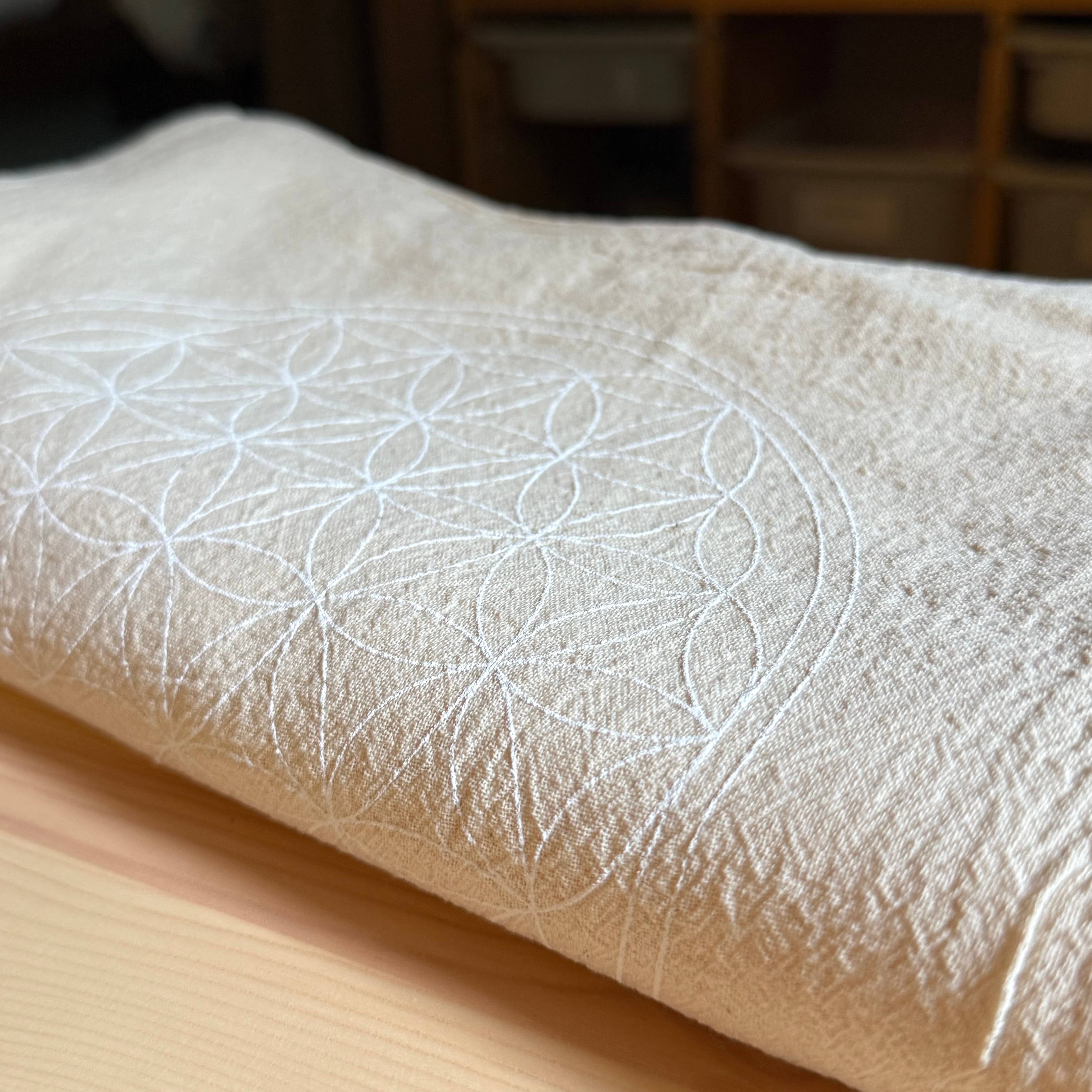 Crystal Grids - Vente Accessoire de méditation - Impression blanche Fleur de Vie, Tissu de Grille de Cristal, Tissu d'Autel9