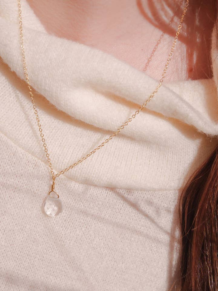 Klar kvarts Teardrop guld krystal halskæde for engroshandel hos Asher Grey